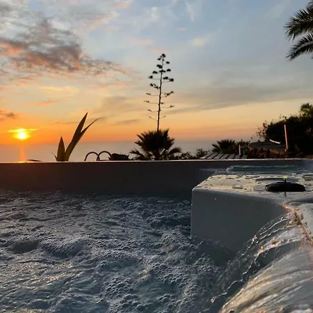 Villa Zenrepublic, Your Private With Outdoor Jacuzzi & Pool With Stunning Ocean Views