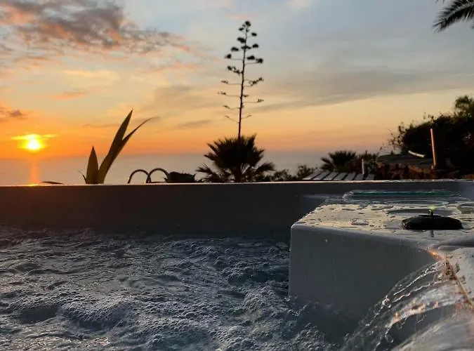 Villa Zenrepublic, Your Private With Outdoor Jacuzzi & Pool With Stunning Ocean Views